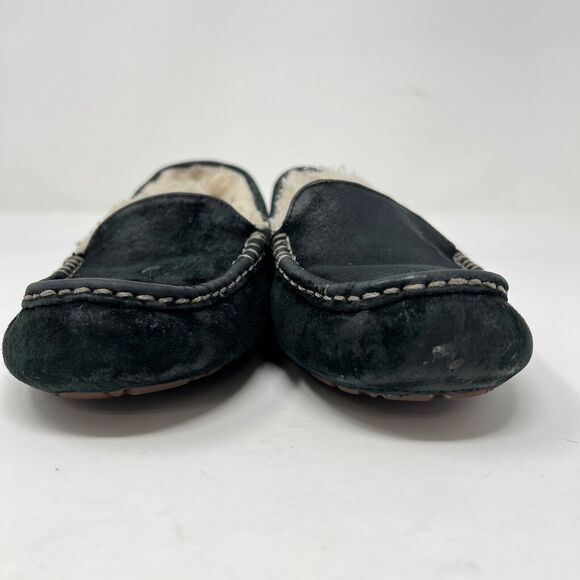 UGG Australia Women Size 8  Black Fur Lined Slipper Moccasin Slip On - Picture 3 of 11